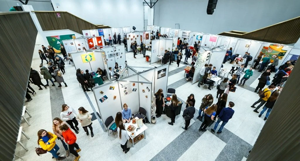 „Lietuvos-Junior-Achievement-jaunuju-bendroviu-„eXpo-1-1024x550-1